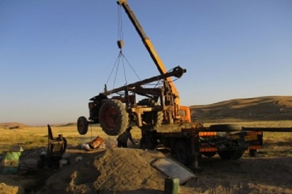 توقیف دو دستگاه حفاری غیرمجاز چاه در فهرج