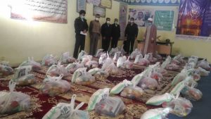 توزیع بسته های حمایتی ۳ میلیون ریالی بین نیازمندان توسط پلیس فهرج