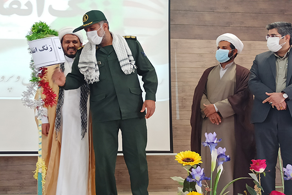 نواختن زنگ انقلاب در فهرج