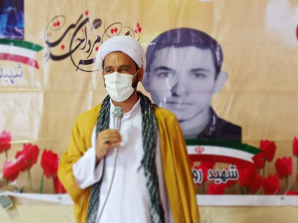 در دفاع مقدس دانش آموزان قهرمانانه وارد میدان نبرد با دشمن شدند