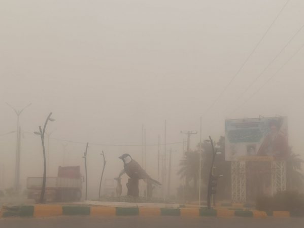 طوفان مدارس و ادارات فهرج را تعطیل کرد