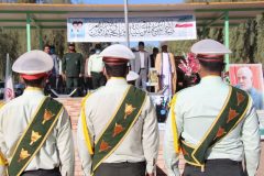 برگزاری صبحگاه مشترک نیروهای نظامی و انتظامی فهرج به مناسبت هفته فراجا