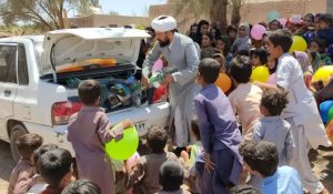 شاد شدن دل ۷۰۰ کودک فهرجی به مناسبت دهه امامت و ولایت