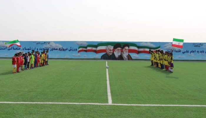 زمین چمن مصنوعی روستای رحمت‌آباد فهرج افتتاح شد