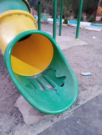 بزودی؛ وسایل بازی پارک لاله فهرج تعویض می‌شوند