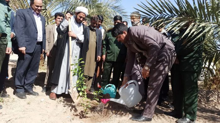 کاشت نهال در سپاه فهرج به مناسبت روز درختکاری