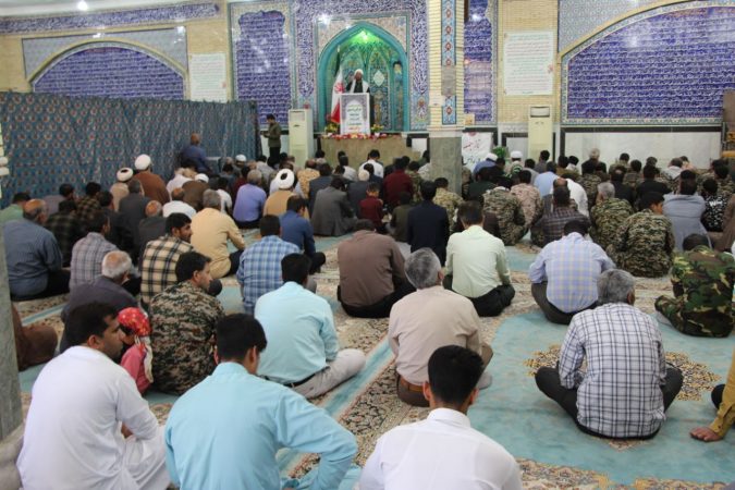 حضور اکثریت مردم در آیین عبادی سیاسی این هفته با لباس مقدس بسیجی و پاسداری