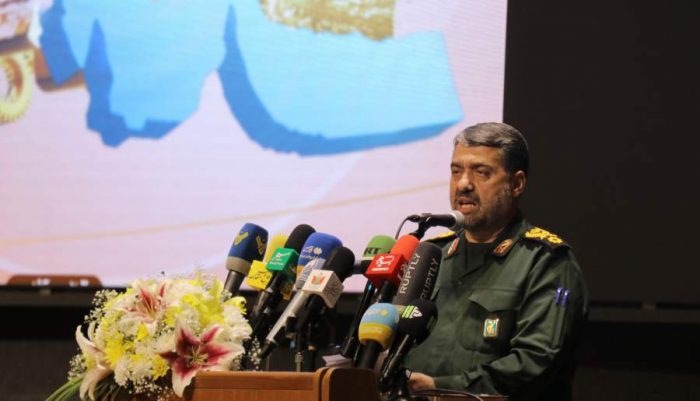 به هرکس که صَلاح بدانیم، سِلاح می‌دهیم