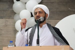 معلمان، خط مقدم دفاع از خون شهدا هستند