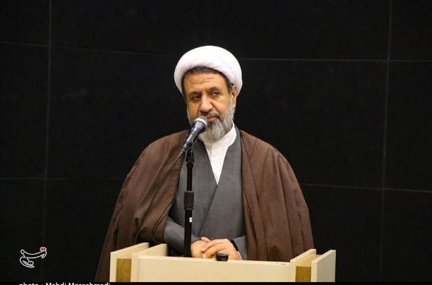 امام خمینی (ره) به ایران عزت و سربلندی بخشید