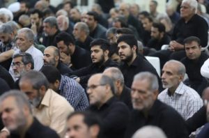 برخی مدیران فقط در زمان مسئولیت در نماز جمعه شرکت می‌کنند