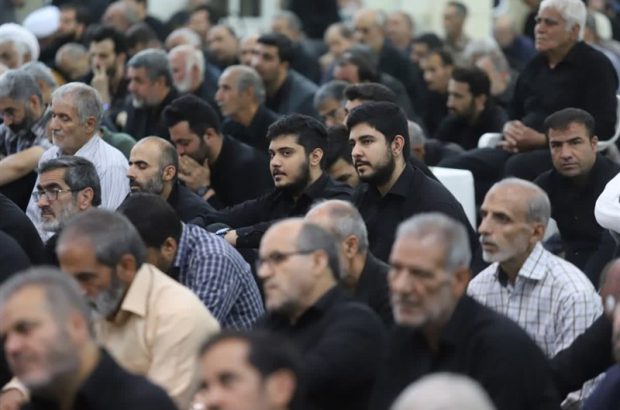 برخی مدیران فقط در زمان مسئولیت در نماز جمعه شرکت می‌کنند