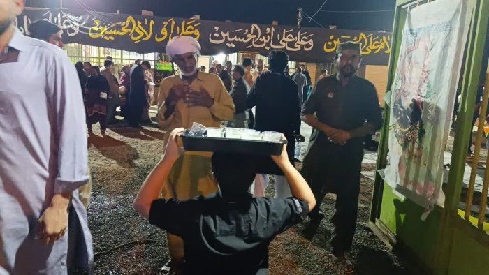 خدمت رسانی به زوار اربعین در موکب فهرج