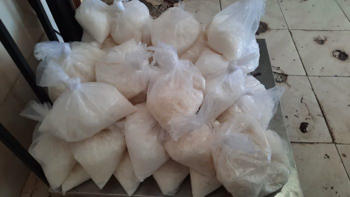 کشف ۲۲۳ کیلو شیشه در عملیات شبانه پلیس بم