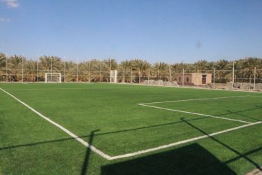 بهره‌برداری از یک زمین چمن ورزشی در روستای الله آباد و اکبرآباد