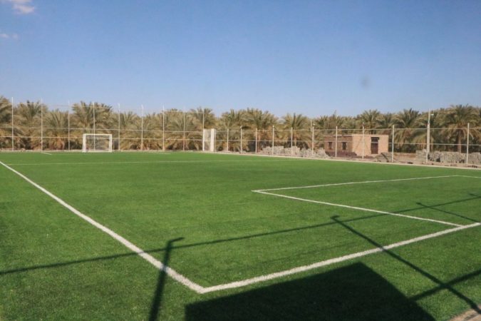 بهره‌برداری از یک زمین چمن ورزشی در روستای الله آباد و اکبرآباد