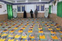 توزیع ۱۶۰ جفت کفش بین دانش آموزان نیازمند توسط سپاه فهرج