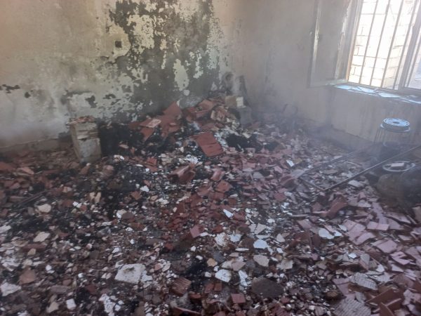 حریق کامل یک واحد مسکونی در روستای فتح آباد