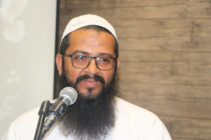 حمایت قاطع مولو‌ی آبورز از رهبر انقلاب