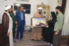 تکریم از خانواده پاسدار جنگ تحمیلی. در فهرج