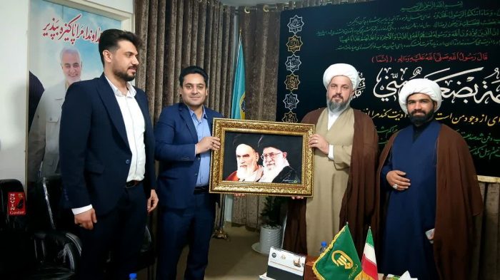 دیدار رئیس شعبه بانک مهر ایران شهرستان بم با امام جمعه فهرج