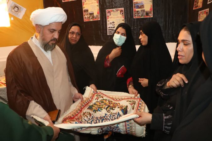 افتتاح نمایشگاه جشنواره اسوه بسیج در فهرج افتتاح نمایشگاه جشنواره اسوه بسیج در فهرج