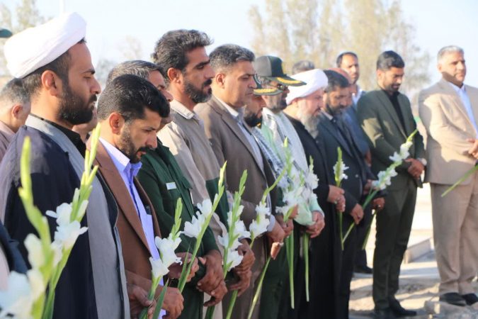 ادای احترام مسئولان و بسیجیان فهرج به مقام شامخ شهدا