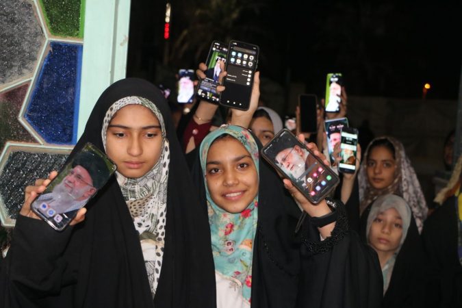 حضور چشمگیر دانش آموزان فهرجی در آیین اعتکاف