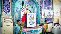 مردم در راهپیمایی ۲۲ بهمن گل کاشتند