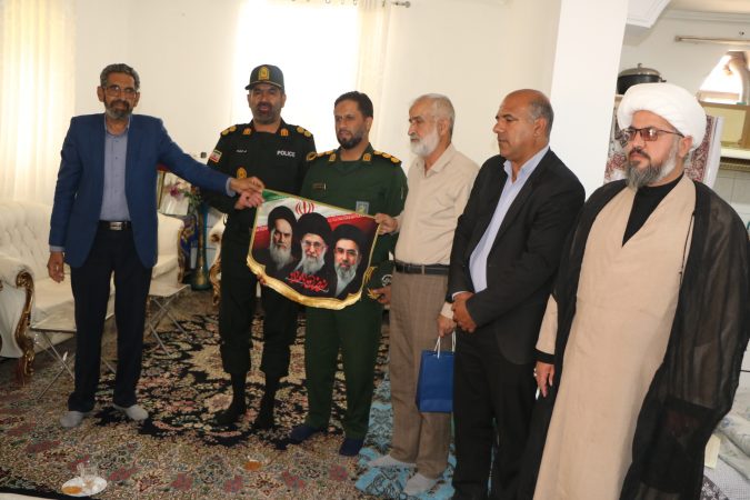 دیدار با خانواده شهید شهمرادزاده به مناسبت سالروز آزادسازی خرمشهر + تصاویر
